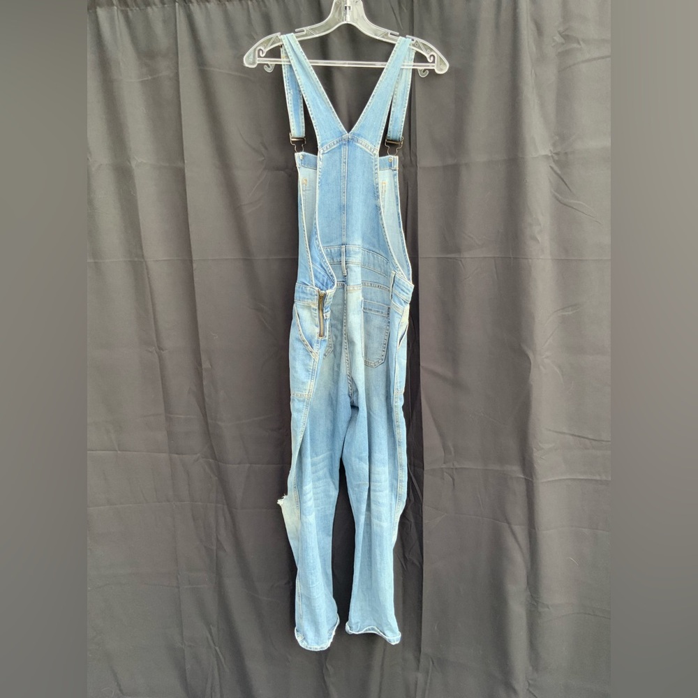 GAP Women’s Light Blue Denim Overalls